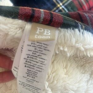 Pottery barn teen twin comforter and sham